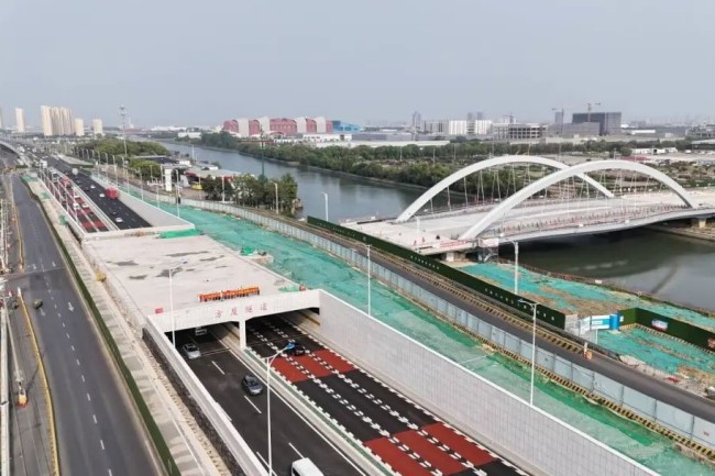 秋霞鲁丝片Av无码少妇