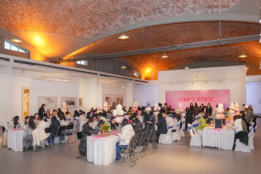 秋霞鲁丝片Av无码少妇